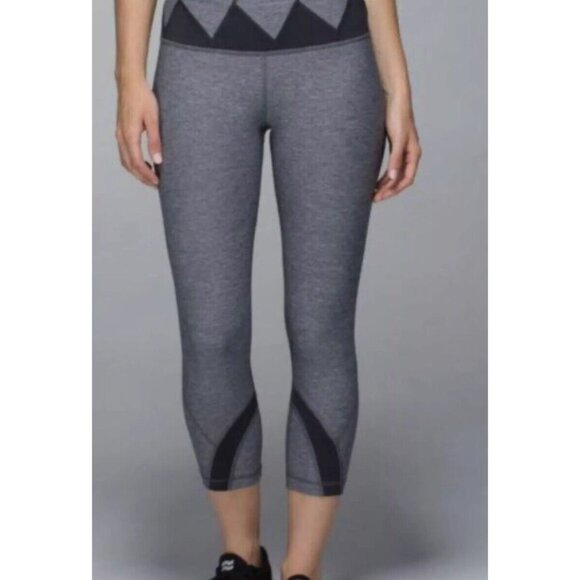Lululemon Women's Run Inspire Crop Leggings Gray Black Low Rise Zip Pocket Sz 4 - Picture 7 of 9